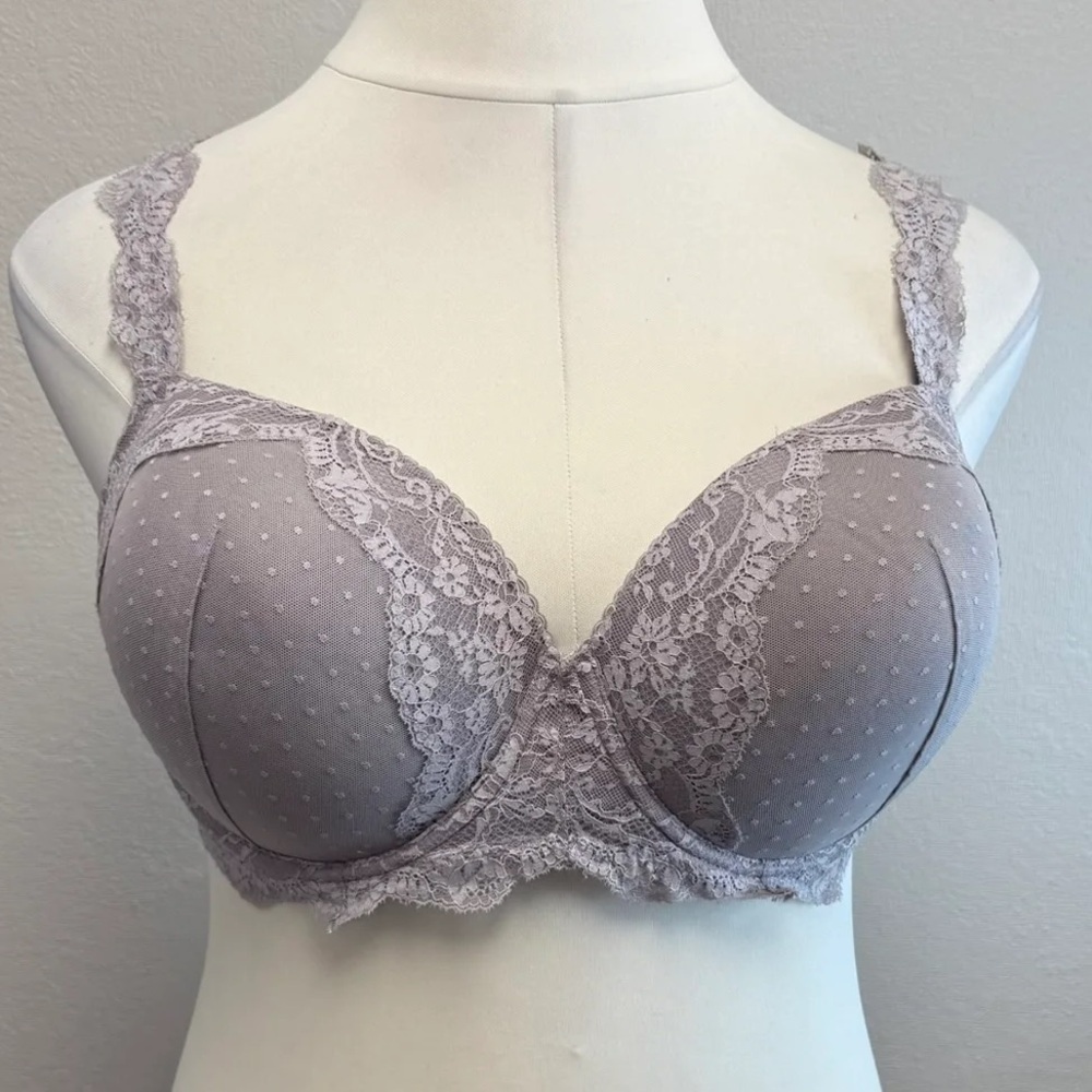 Victoria's Secret Grey Polka Dot Lace Lined Demi Bra - Size 40DDD